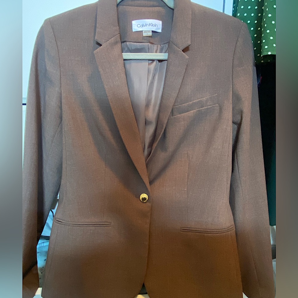 Calvin Klein suit blazer. Brown. Size 6.